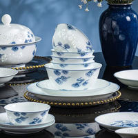 Service de vaisselle traditionnel en porcelaine blanche de Jingdezhen, ajouré, émaillé, compatible micro-ondes, pour la maison (bols et assiettes)