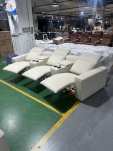 Fauteuils de cinéma électriques en cuir moderne de <span class=keywords><strong>première</strong></span> classe, combinaison de sièges inclinables crème pour salon - Product Image 3