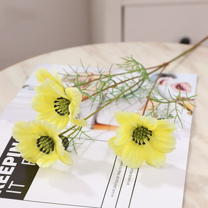 <span class=keywords><strong>Fleurs</strong></span> <span class=keywords><strong>artificielles</strong></span> Cosmos violettes de 64 cm, 4 têtes, toucher réel, fausse branche de fleur de Gesang pour la décoration de la maison, des mariages et des vases - Product Image 3