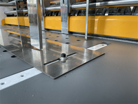 Machine à assembler et à rainurer les séparateurs en carton, machine à fabriquer des panneaux de séparation