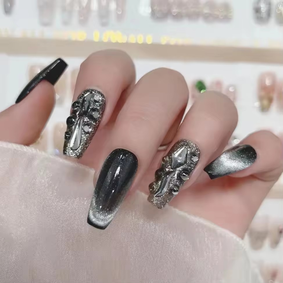 Glamorous Black Crystal Nail Fashion
