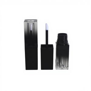 Quadratische Lippenstift-Hülse W22*H33MM 4,5ml Heißgeprägte Kunststoff-Kosmetikverpackung für Lippenstift der Marke Yanxing - Product Image 1