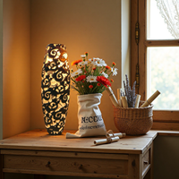 Lampe sur pied LED à piles en résine sculptée artistiquement, motif tourbillonnant complexe, lumière blanche chaude, veilleuse de salon, tactile et à intensité variable