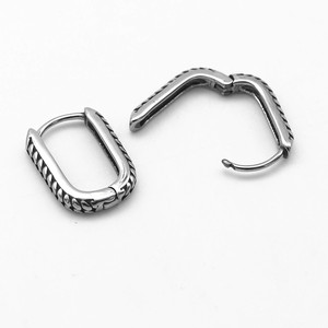 Pendientes de Clip Geométricos Cuadrados y Únicos de Acero de Titanio, Joyería Unisex, Otoño 2024 - Product Image 2