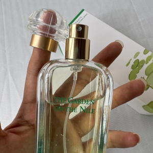 น้ำหอม Jardin Sur Le Nil Eau De Toilette ขนาด 100 มล. กลิ่นสดชื่น ผลไม้เขียว กลิ่นน้ำ หอมสำหรับทั้งชายและหญิง ขายส่ง น้ำหอมแบรนด์แท้สำหรับผู้หญิง - Product Image 6