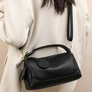 Nouveau Sac Boston en Cuir Souple Grande Capacité pour Femme 2026 – Sac à Main et Sac à Bandoulière - Product Image 4