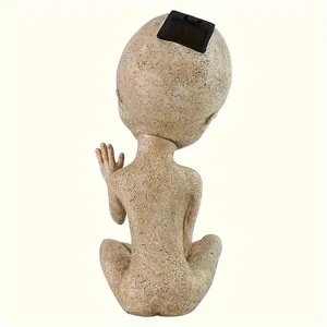 Estatua de alienígena con energía Solar, decoración de jardín de resina para Patio, regalo al aire libre para <span class=keywords><strong>el</strong></span> nuevo hogar, decoración al aire libre para amantes del vecindario - Product Image 5