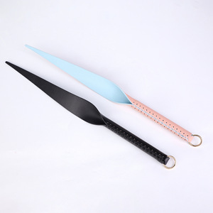 Macaron en cuir véritable feuille de saule fouet long jouets sexuels pour adultes pour couples BDSM Bondage Gear flirtant et giflant - Product Image 1