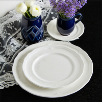 Services de table en porcelaine à prix d'usine, vaisselle en New Bone China blanche gaufrée pour mariages et restaurants