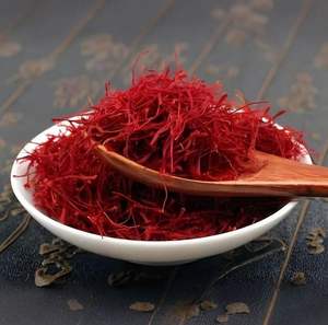केसर कार्बनिक और प्राकृतिक उच्च गुणवत्ता वाले स्पेनिश केसर लाल सूखी जगह एकल जड़ी बूटी - Product Image 2
