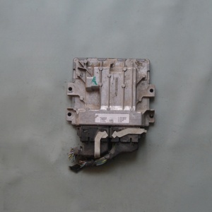 Piezas de Desguace de Automóviles de Segunda Mano, Placa de Computadora de Motor CC, Iguan Golf 06J906027BK MED17.5.2 - Product Image 4