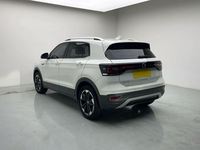 SUV d'occasion T-Cross 2020, 1.5L Essence, Traction avant, Toit ouvrant foncé, Sièges en cuir, Caméra de recul 360°, pour l'exportation sur le marché africain