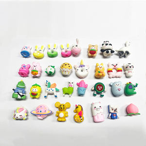 Vendita calda fai da te penna con perline multistile unicorno personalizzato in PVC 3D cartoni animati ciondoli focali penna Topper giocattolo Capsule di plastica artigianato - Product Image 4