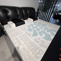 Lit Moderne Personnalisé King Size Multi-personnes avec Cadre Métallique, Structure Ajustable en Pin et Revêtement en Cuir Véritable pour Famille
