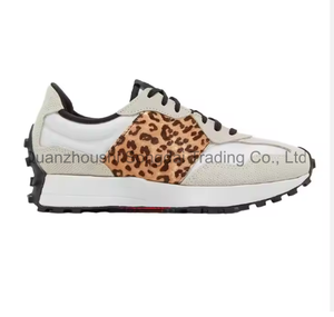 รองเท้าผ้าใบสีดำทรงคลาสสิคแบบหุ้มข้อต่ำ ดีไซน์เนอร์ รองเท้าวิ่งผู้ชาย รุ่นปี 2026  โลโก้แบบกำหนดเอง คุณภาพสูงสุด ทันสมัย - Product Image 5