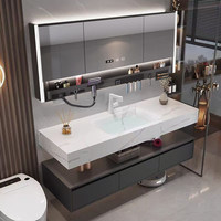Ensemble de coiffeuse moderne gris clair avec lavabo en céramique mural et miroir à LED pour usage hôtelier