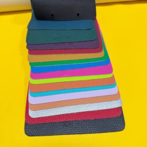 Tela resistente a las manchas, cuero sintético con textura, textiles para el hogar, autoadhesivo, cuero sintético de PVC con base de PU, resistente a cuatro agentes. - Product Image 1