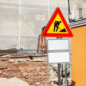 Señal de tráfico personalizada seguridad hombre en el trabajo tráfico por carretera Triángulo reflectante señal de advertencia señales de construcción con soporte - Product Image 3