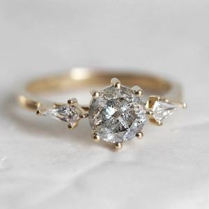 Anillo de Moissanita Chapado en Oro con Diamante de Corte Redondo, Joya de Plata 925 con Diseño de Joyería Permanente - Product Image 5