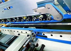 เครื่องพับและติดกาวกล่องอัตโนมัติรุ่น ZH-500 สำหรับกล่องทรงตรง เครื่องบรรจุสบู่ เครื่องติดกาวกล่องแบบครบวงจร เครื่องพับกล่อง - Product Image 5