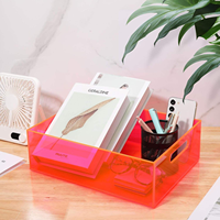 Plateau de service en acrylique lucite rose fuchsia avec poignées découpées, plateau de rangement en acrylique néon personnalisé pour la décoration de table basse