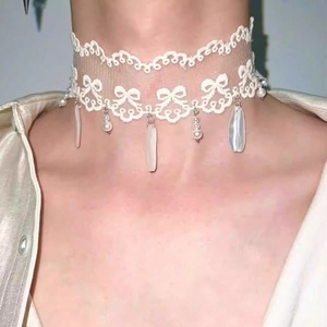 Collier ras du cou en dentelle blanche Yiting avec nœud et pompon perlé, élégant accessoire de mode pour femme, été 2024 - Product Image 1