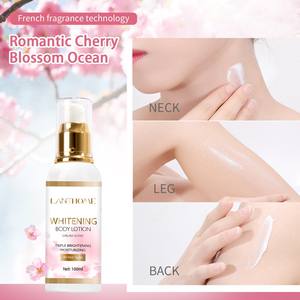 Set Sakura de 4 piezas: crema facial y loción corporal de 100ml, aceite esencial de 30ml, jabón de 100g, crema facial de 30ml - Product Image 3