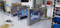 Barrière pivotante CE certifiée SUS304 avec testeur ESD intégré, contrôle d'accès RFID et reconnaissance faciale pour la fabrication électronique