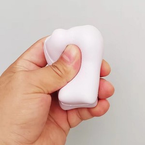 Balle anti-stress unisexe portable en mousse PU souple en forme de dent, avec logo personnalisé imprimé par impression numérique - Product Image 2