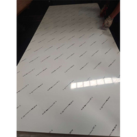 Plaque de panneau MDF en mélamine mate PET avec surface miroir UV acrylique haute brillance de 18 mm