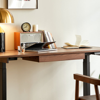 Bureau Moderne Minimaliste Assemblé Durable à Hauteur Réglable en Noyer Noir Américain Massif pour Travailler Assis ou Debout
