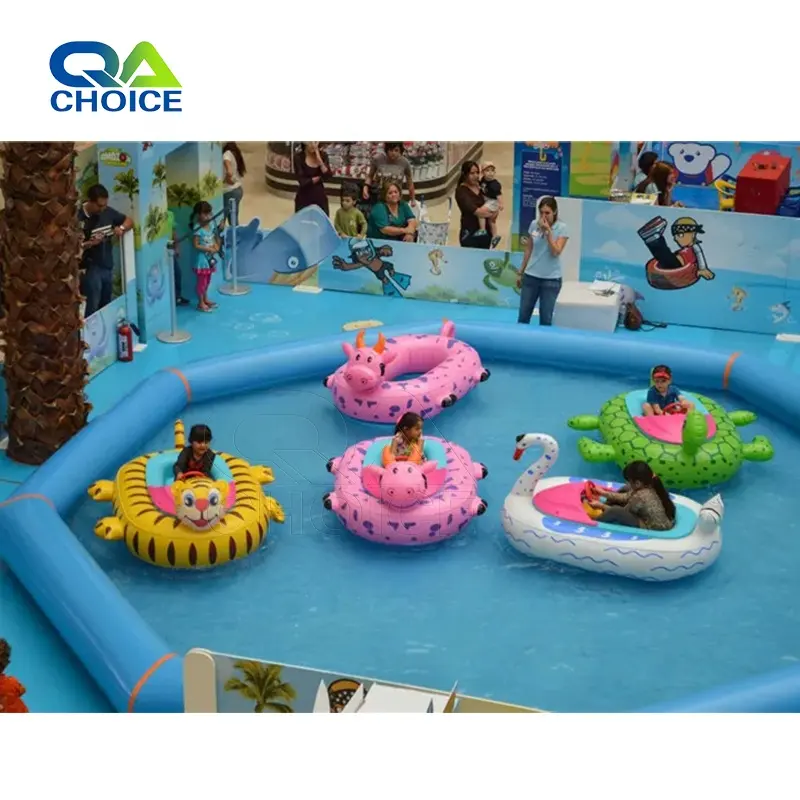 Barco abundante do jogo inflável da associação do barco plástico portátil comercial com barco da bateria para crianças e adultos