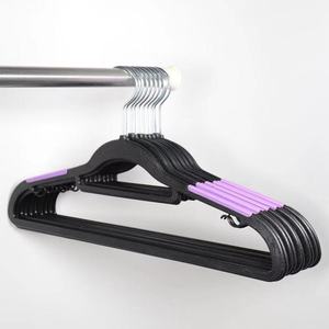 Perchero de pared con múltiples ganchos para colgar abrigos y bolsos en la entrada, perchas para ropa - Product Image 1