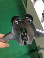 Scelleuse manuelle portable semi-automatique J19 pour sangles PP/PET, idéale pour les sachets, les emballages alimentaires, les boissons, les textiles et les boîtes en aluminium.