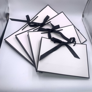 Bolsas de Compras de Papel de Lujo con Logotipo Personalizado, Bolsas de Regalo con Cinta de Cartón y Lazo para Empaque de Cosméticos - Product Image 3