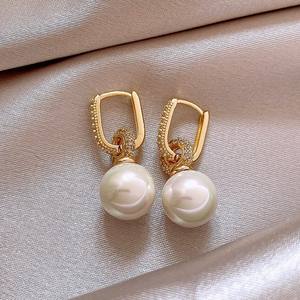 Magnifiques boucles d'oreilles en zircon, exquises boucles d'oreilles en perles pour femmes, boucles d'oreilles pendantes de luxe en or 18 carats, vente en gros - Product Image 6