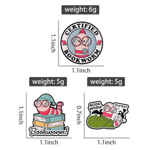 Broches en émail mignonnes pour les amoureux des livres, certifiées Bookworm, broche fantaisie, badge de revers, accessoires, stock en vrac - Product Image 6