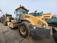 Rouleau compresseur vibrant à tambour unique XS143 de 14 tonnes avec moteur de 125 kW et force d'excitation de 305/225 kN pour la construction routière et ponteuse
