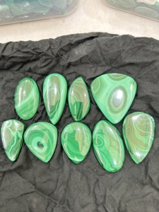 Meilleures ventes de cabochon ovale en malachite naturelle avec coupe ronde, pierres précieuses en vrac pour la fabrication de bijoux au prix de gros - Product Image 5
