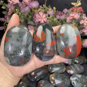 Hand Carved Natural Healing Crystal Palmstone Blood Stone Palm Stone For Meditation