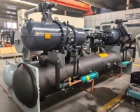Nouveau refroidisseur à vis à haute performance (COP) refroidi par eau, sortie d'eau refroidie haute température, pour le refroidissement liquide des centres de données, unité de 900 kW