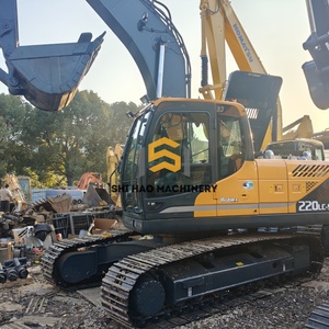 Transport gratuit d'excavatrices hydrauliques sur chenilles d'occasion Hyundai 22 tonnes 220LC-9S, adaptées aux grands chantiers de construction - Product Image 3