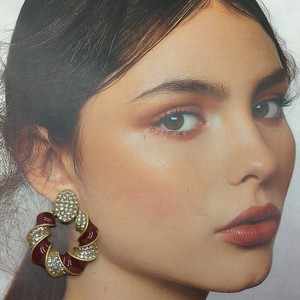 Nouvelle collection d'<span class=keywords><strong>occasion</strong></span> : Boucles d'oreilles au design de <span class=keywords><strong>luxe</strong></span> léger avec texture émaillée effet marbré eau et métal - Product Image 4