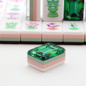 Juego <span class=keywords><strong>de</strong></span> Mahjong Americano Premium con Reverso Esmeralda, Fichas <span class=keywords><strong>de</strong></span> Acrílico para Noches <span class=keywords><strong>de</strong></span> Juego en Familia y para Niños, Ecológico y Duradero - Product Image 4