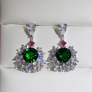 Orecchini pendenti in pietra verde per donna, eleganti gioielli vintage scintillanti per le orecchie - Product Image 3