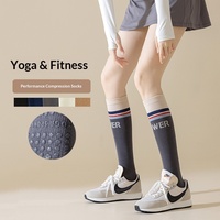 Chaussettes de compression sans couture pour le sport et le yoga, ODM, professionnelles, antidérapantes, pour le pilates, mi-mollet, pour la course et la corde à sauter