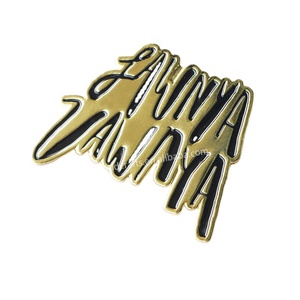 Hot Sale Großhandel Custom Gold Abzeichen Soft Emaille Letter <span class=keywords><strong>M</strong></span> Form Edelstahl Namensschild - Product Image 3