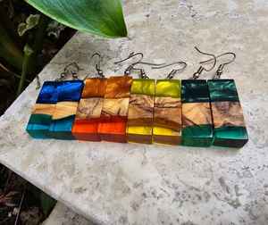 Pendientes Únicos de Resina y Madera, Joyería Hecha a Mano, Estilo Bohemio, Ligeros, Piezas Destacadas, Perfectos para Mujeres, Adolescentes y Niñas - Product Image 4