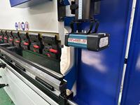 Prima presse plieuse 110t/135t/175t/220t/320t/400t CNC Machine à cintrer hydraulique en tôle avec contrôleur Esa630/Esa640/Esa875