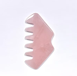 Herramienta de masaje Gua Sha de cuarzo rosa pulido a mano para el cuidado del cabello, peine de cristal para masaje de cabeza, productos de bienestar para spa y cuidado de la salud. - Product Image 1